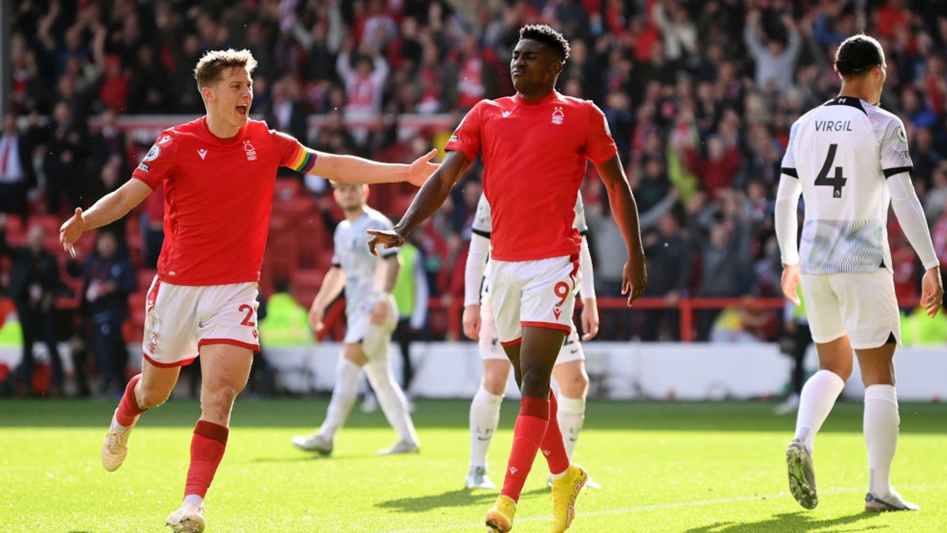 伊萨克森在 伊萨克森在